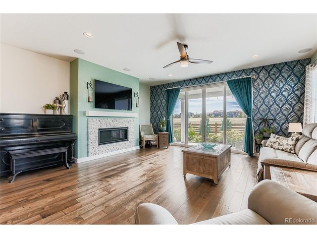 902 Pinecliff Dr, Erie, CO 80516