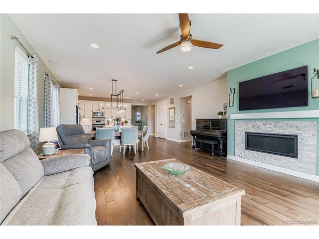 902 Pinecliff Dr, Erie, CO 80516