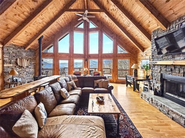 1397 Chestnut Cove Trail, Jasper, GA 30143