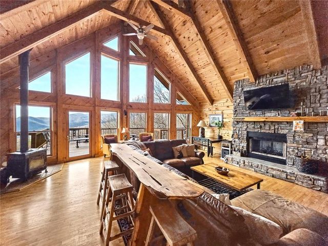 1397 Chestnut Cove Trail, Jasper, GA 30143