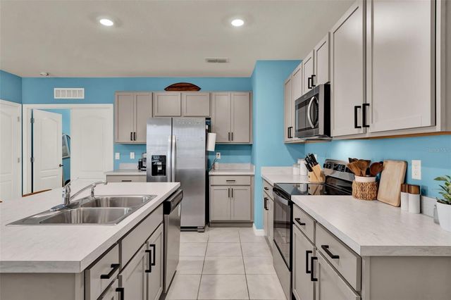 929 AUGUST SKY DR, Deltona, FL 32738