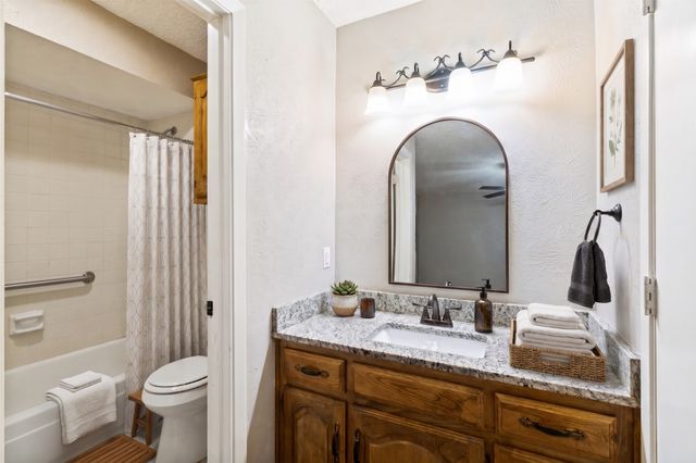 1513 Cherrycrest Street, Dallas, TX 75228