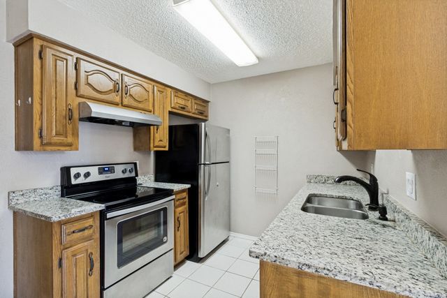 1513 Cherrycrest Street, Dallas, TX 75228