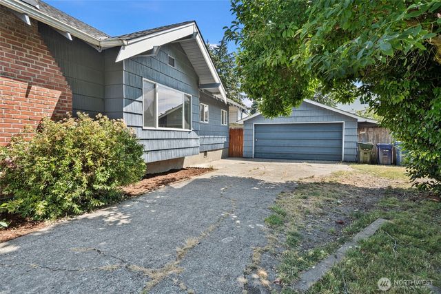 5033 S L Street, Tacoma, WA 98408