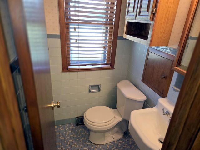 960 Webster AVENUE, Brookfield, WI 53005