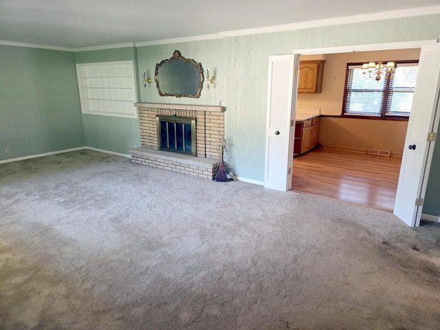 960 Webster AVENUE, Brookfield, WI 53005
