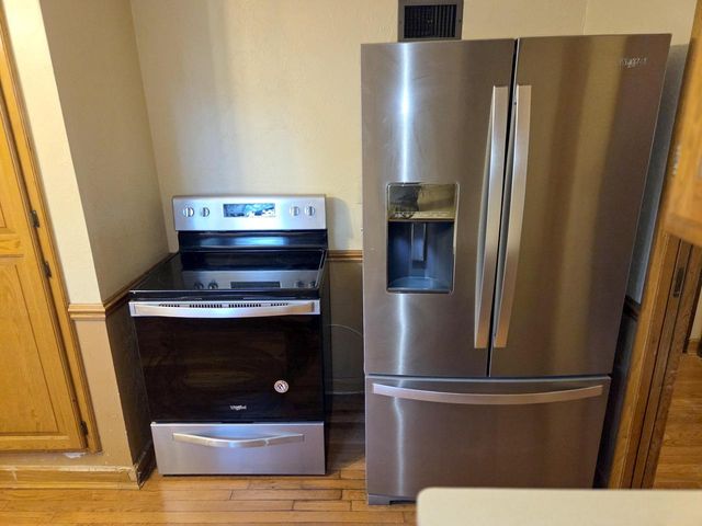 960 Webster AVENUE, Brookfield, WI 53005
