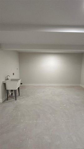 6014 Menahan Street, Ridgewood, NY 11385