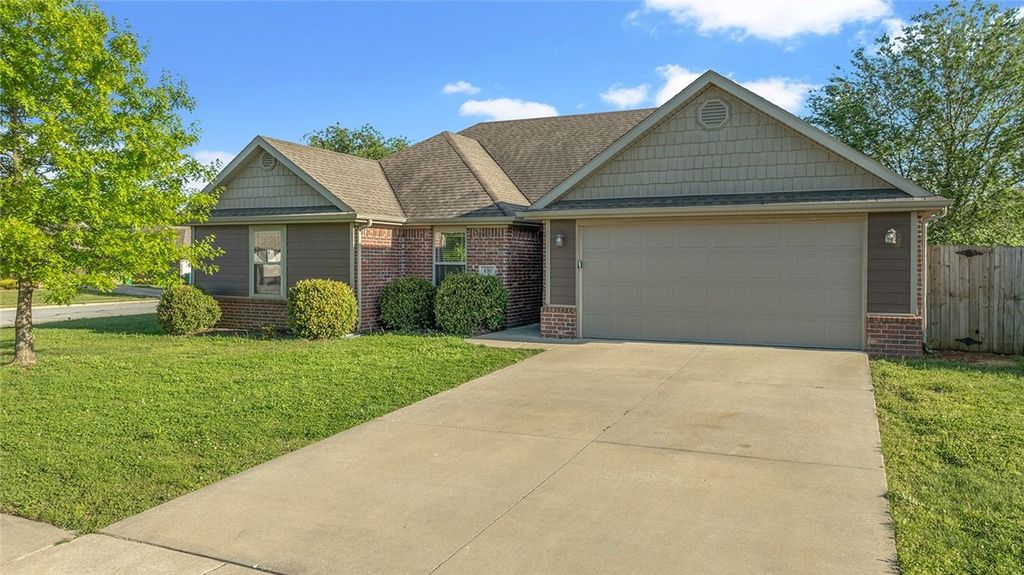 470 Torino Place, Centerton, AR 72719