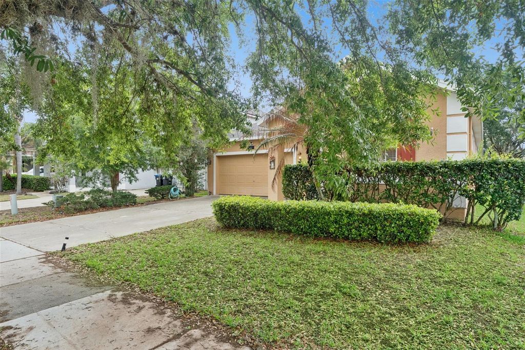 Image 3 of property listing at 4627 BLUE MAJOR DRIVE, Windermere, FL 34786