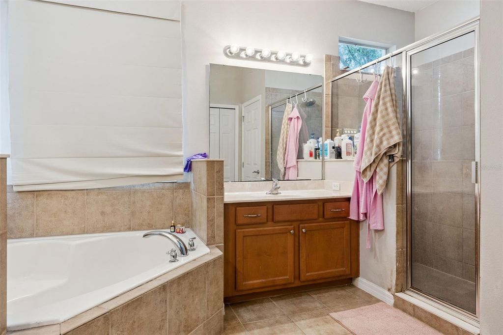 Image 27 of property listing at 4627 BLUE MAJOR DRIVE, Windermere, FL 34786