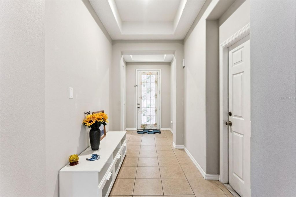 Image 4 of property listing at 4627 BLUE MAJOR DRIVE, Windermere, FL 34786