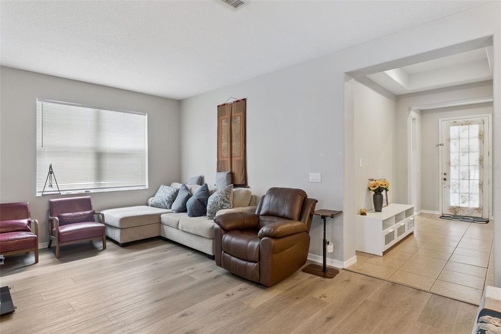 Image 6 of property listing at 4627 BLUE MAJOR DRIVE, Windermere, FL 34786
