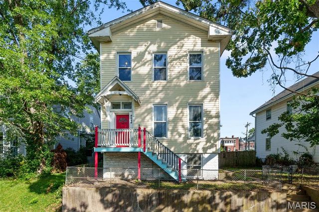 6446 Virginia Avenue, St Louis, MO 63111