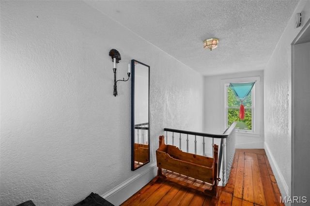 6446 Virginia Avenue, St Louis, MO 63111