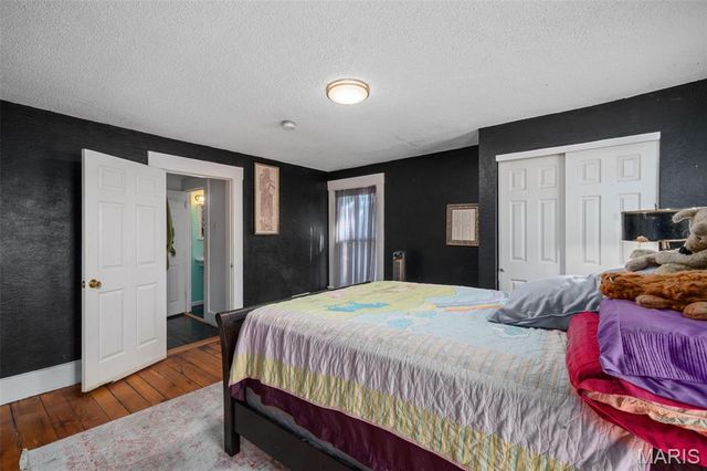 6446 Virginia Avenue, St Louis, MO 63111