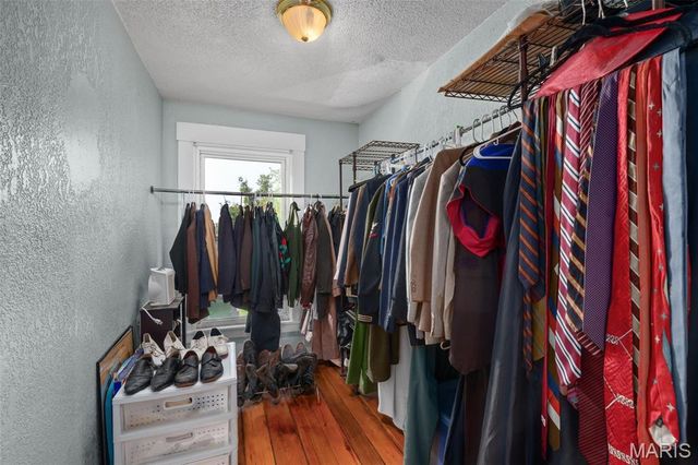 6446 Virginia Avenue, St Louis, MO 63111