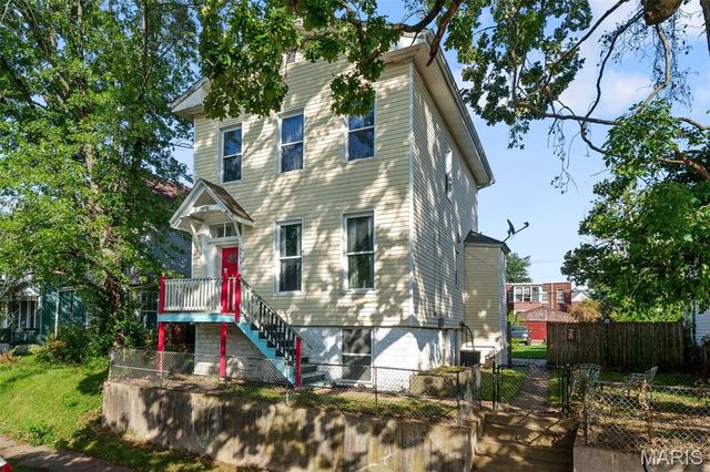 6446 Virginia Avenue, St Louis, MO 63111