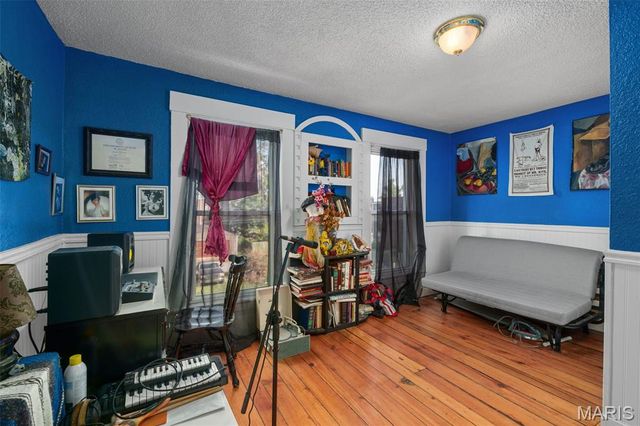 6446 Virginia Avenue, St Louis, MO 63111