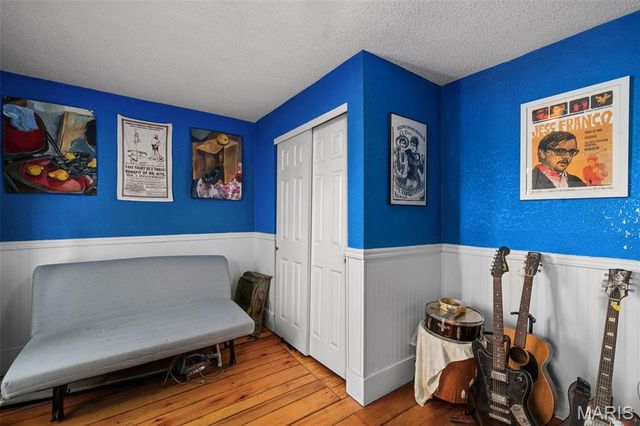 6446 Virginia Avenue, St Louis, MO 63111