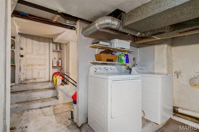 6446 Virginia Avenue, St Louis, MO 63111