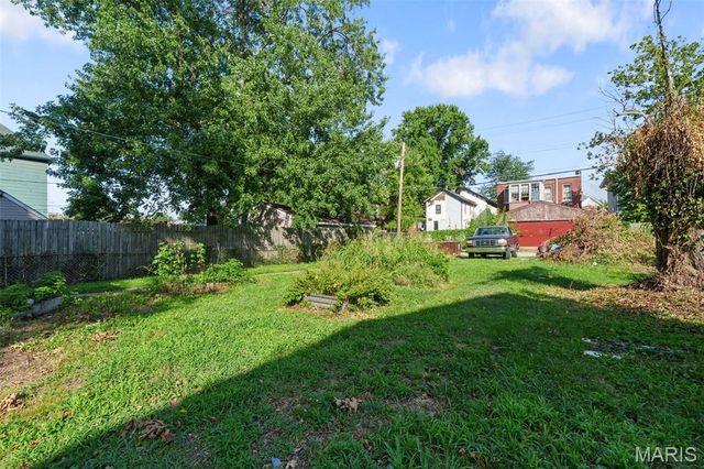 6446 Virginia Avenue, St Louis, MO 63111