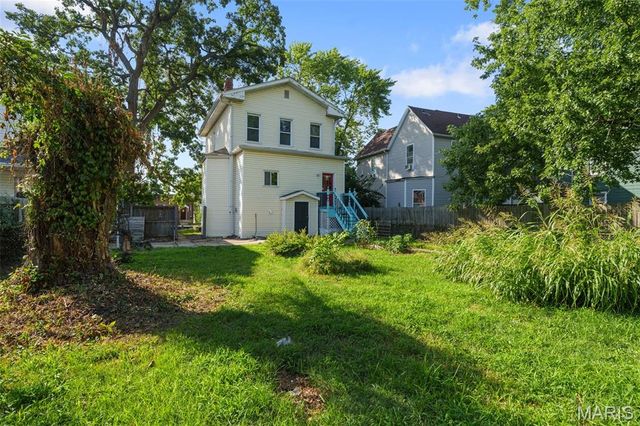 6446 Virginia Avenue, St Louis, MO 63111