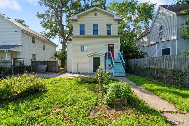 6446 Virginia Avenue, St Louis, MO 63111