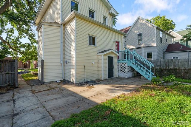 6446 Virginia Avenue, St Louis, MO 63111