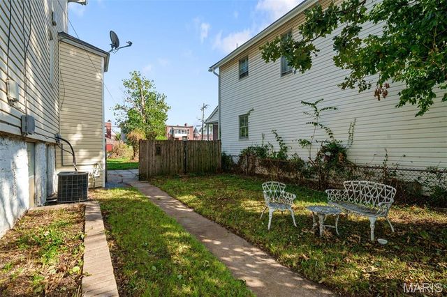 6446 Virginia Avenue, St Louis, MO 63111