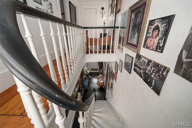 6446 Virginia Avenue, St Louis, MO 63111