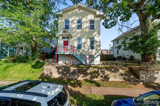 6446 Virginia Avenue, St Louis, MO 63111