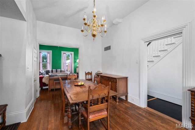 6446 Virginia Avenue, St Louis, MO 63111