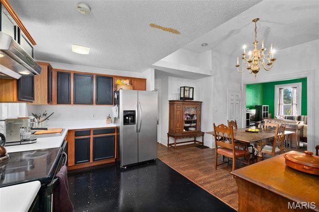 6446 Virginia Avenue, St Louis, MO 63111