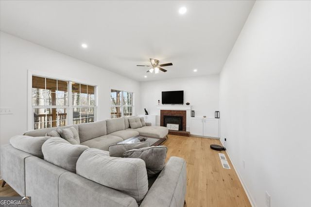 2769 SPRINGFOUNT Trail, Lawrenceville, GA 30043