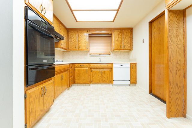 1306 Lowery Street, Porterville, CA 93257