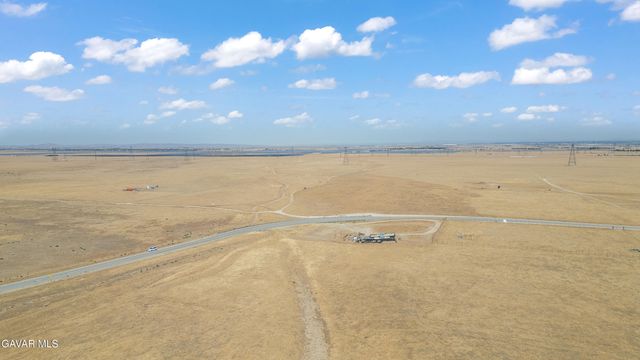 1 Cor 120 Stw Fairmont H8 Street, Lancaster, CA 93536