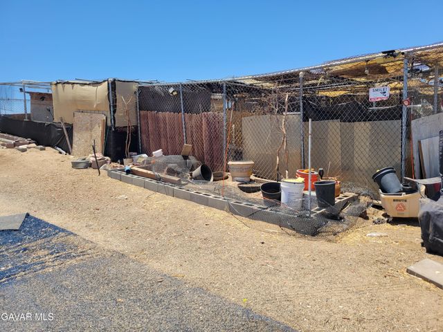 1 Cor 120 Stw Fairmont H8 Street, Lancaster, CA 93536