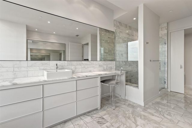 210 Lavaca ST 2505, Austin, TX 78701