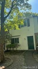 149 Hill Crescent, Calverton, NY 11933