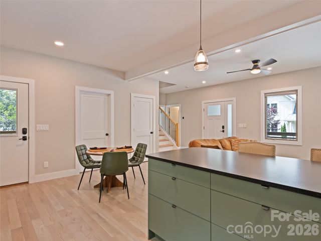 10 Pruitt Street, Asheville, NC 28806