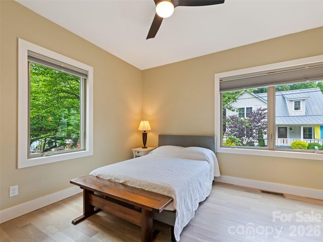 10 Pruitt Street, Asheville, NC 28806