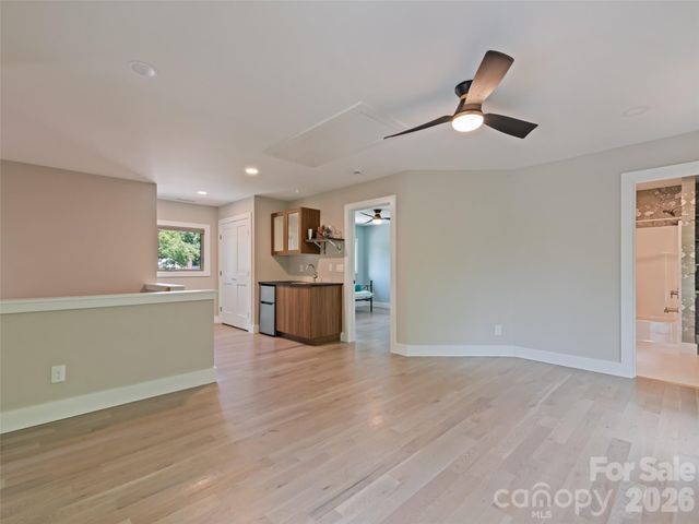 10 Pruitt Street, Asheville, NC 28806