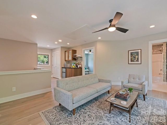 10 Pruitt Street, Asheville, NC 28806