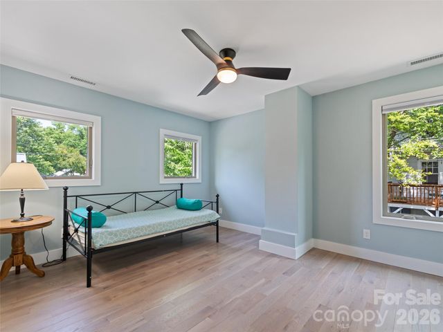 10 Pruitt Street, Asheville, NC 28806