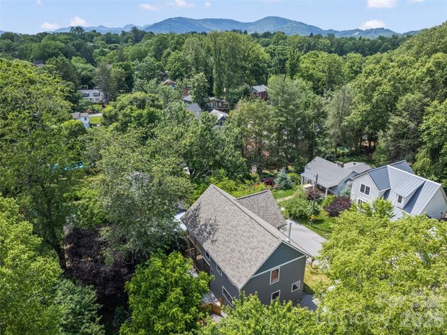 10 Pruitt Street, Asheville, NC 28806