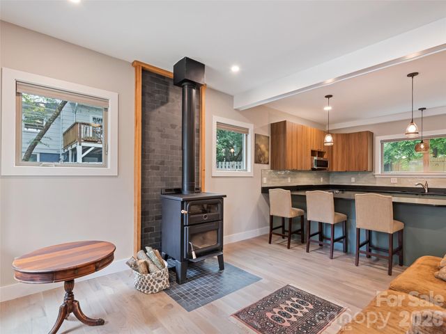 10 Pruitt Street, Asheville, NC 28806