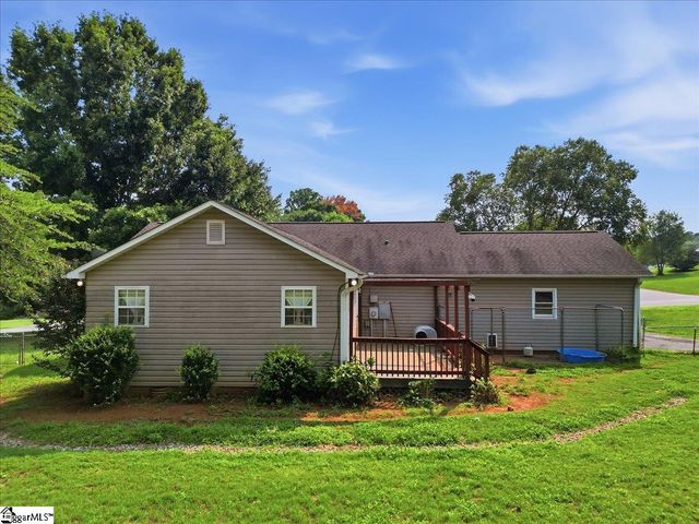 113 Beaver Creek Drive, Chesnee, SC 29323