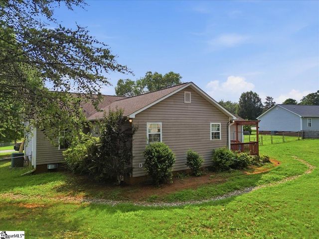 113 Beaver Creek Drive, Chesnee, SC 29323