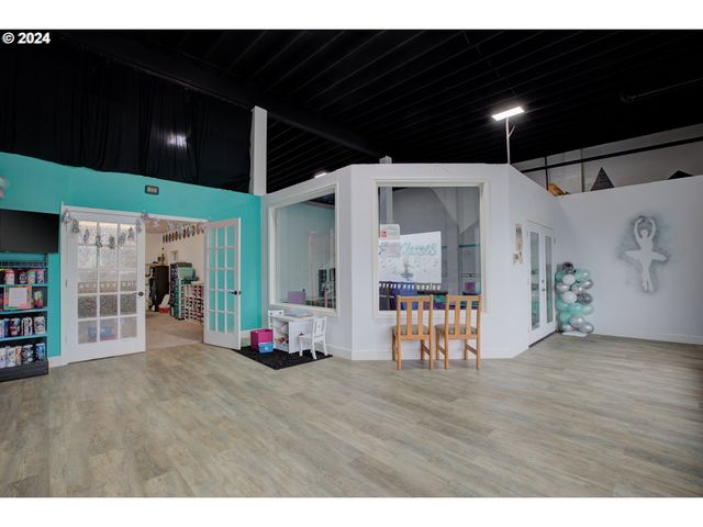 1560 Se STEPHENS St, Roseburg, OR 97470